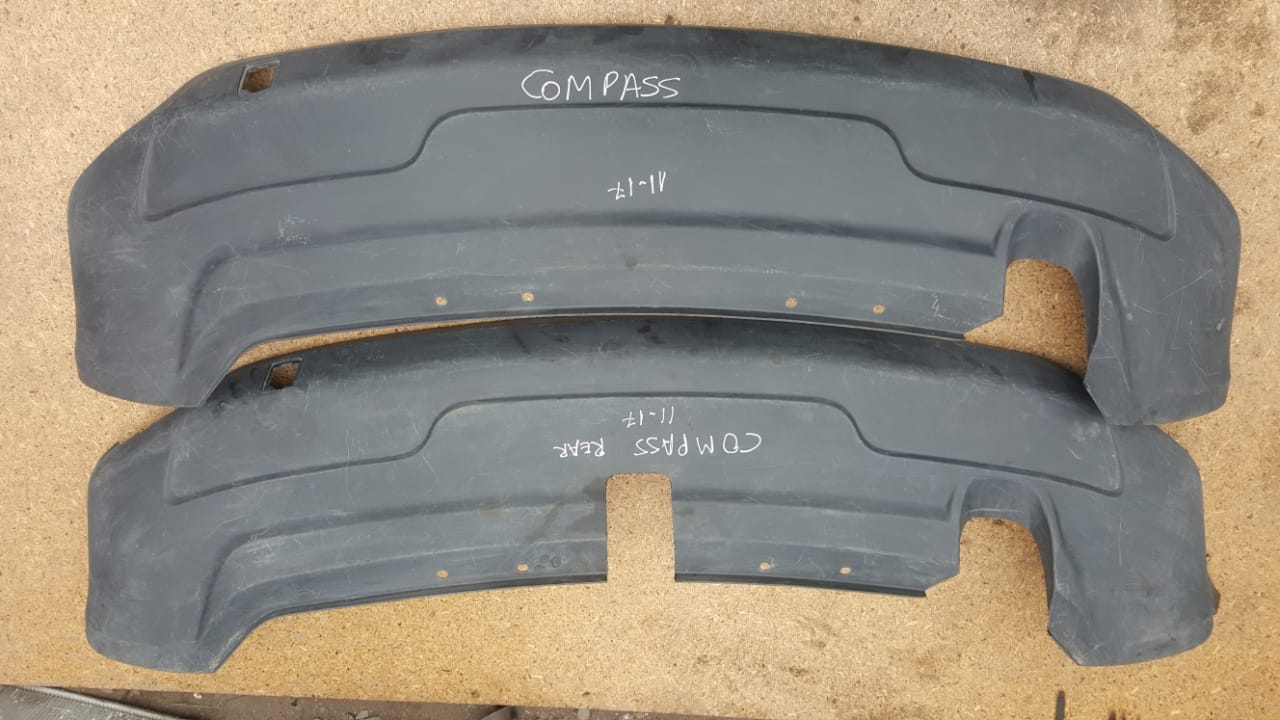 MOLDURA DE PARACHOQUES POSTERIOR 2011 AL 2017